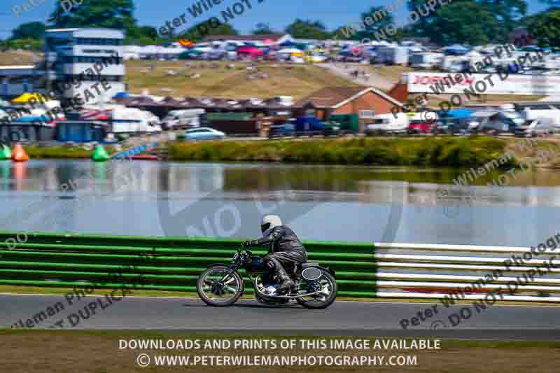 Vintage motorcycle club;eventdigitalimages;mallory park;mallory park trackday photographs;no limits trackdays;peter wileman photography;trackday digital images;trackday photos;vmcc festival 1000 bikes photographs